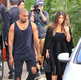 X17 - Kanye West e Kim Kardashian em Burbank, em Los Angeles, nos Estados Unidos (Foto: X17online/ Agência)