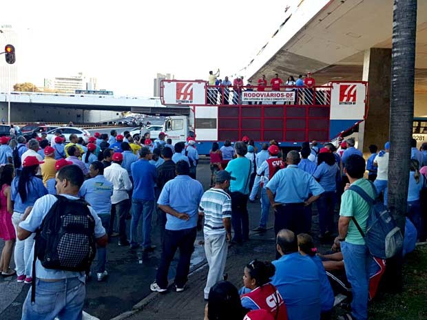 G Trabalhadores Fecham Rodovi Ria Do Df Em Protesto Por Reajuste