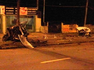 G Homem Morre Ap S Colidir Ve Culo Contra Poste Em Porto Alegre