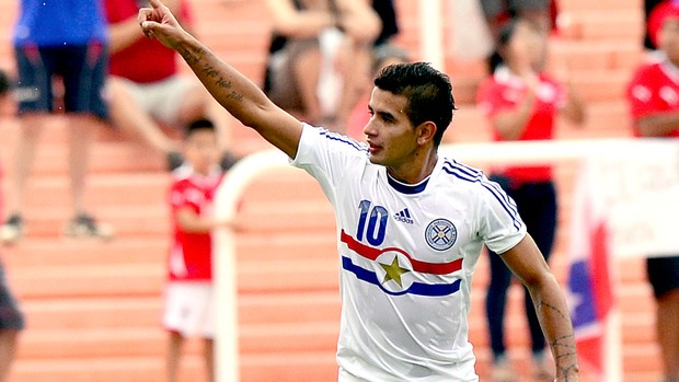 Derlis Gonzalez comemora gol do Paraguai contra o Chile no sub-20 (Foto: AFP)
