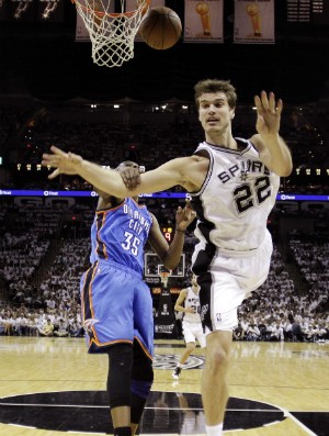 Tiago Splitter, San Antonio Spurs (Foto: AP) Tiago Splitter, San Antonio Spurs (Foto: AP)