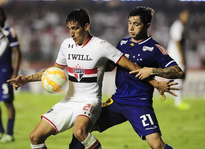 Corinthians tem interesse em lateral do Cruzeiro