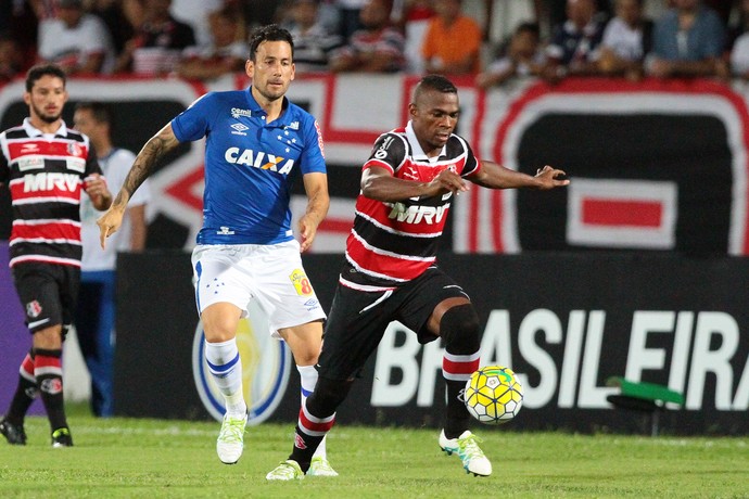 Santa Cruz x Cruzeiro (Foto: Marlon Costa / Pernambuco Press) Santa Cruz x Cruzeiro (Foto: Marlon Costa / Pernambuco Press)