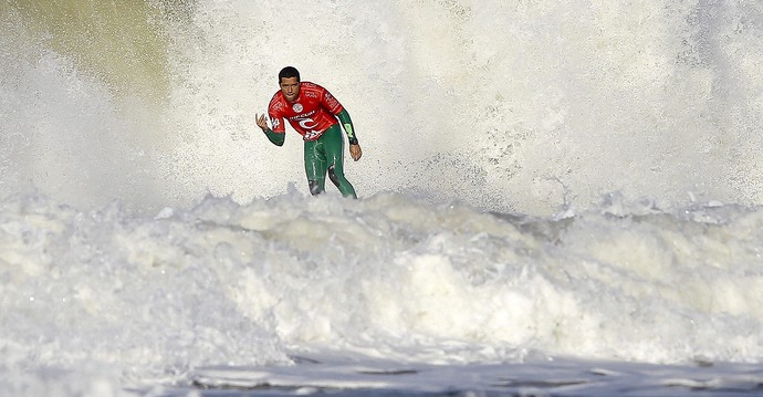 Adriano de Souza em Peniche, Surfe (Foto: EFE)