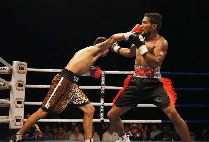 boxe Yamaguchi falcão e Martín Rios  (Foto: Thierry Goozer)