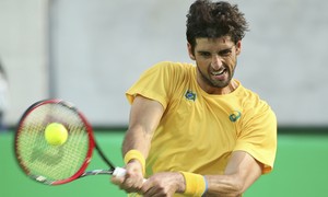 Bellucci perde de virada
