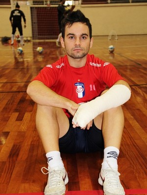 Deives deixa o Joinville e vai defender o Corinthians na temporada 2015/16