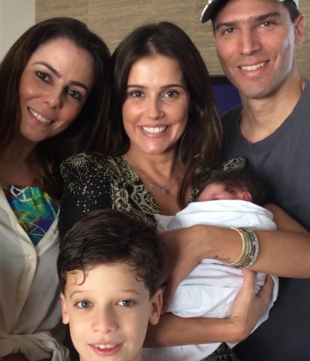 Is Brazilian actress Deborah Secco euro tri racial? classify her - Page 5