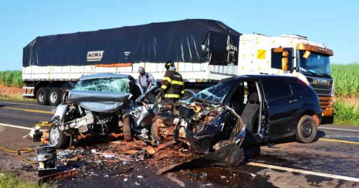 Mulher morre após acidente entre dois carros em Parapuã - Globo.com