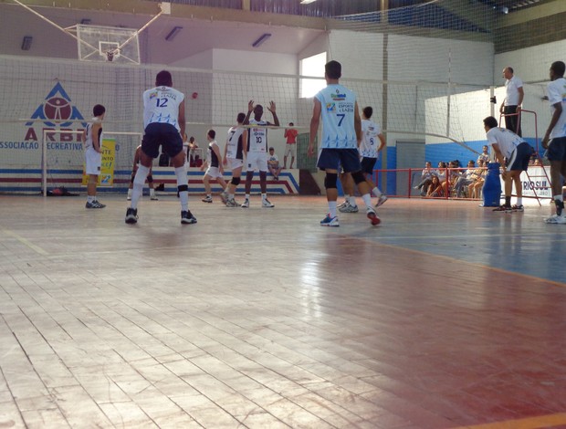 Quatis e Resende levam a melhor no Rio Sul de Vôlei Masculino
