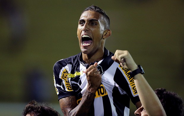 Rafael Marques Botafogo campeão carioca 2013 (Foto: Satiro Sodré / Agif)