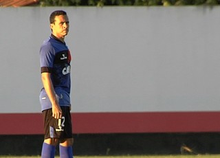 Danilo Tarracha, lateral do Atlético-GO (Foto: Reprodução/TV Anhanguera)