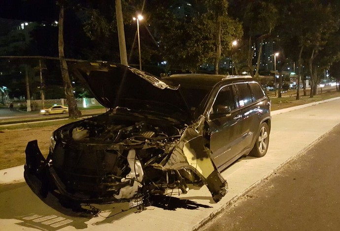 carro Andrezinho acidente Vasco (Foto: Felipe Schmidt)