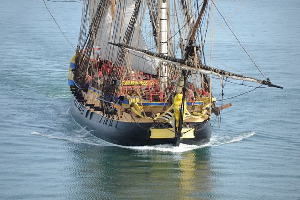 A fragata Hermione, que imita uma embarcação de mesmo nome do século 18 (Foto: Xavier Leoty/AFP)
