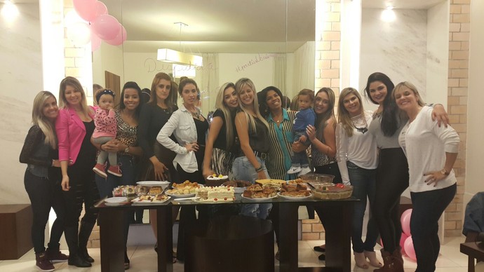 Esposas de jogadores cariocas - Dia das Crianças (Foto: Arquivo Pessoal)