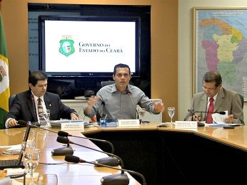 Secretários MAuro filho, da FAzenda, e Eduardo Digo, do Planejamento, na apresentação de dados econômicos do estado (Foto: TV Verdes Mares/Reprodução)