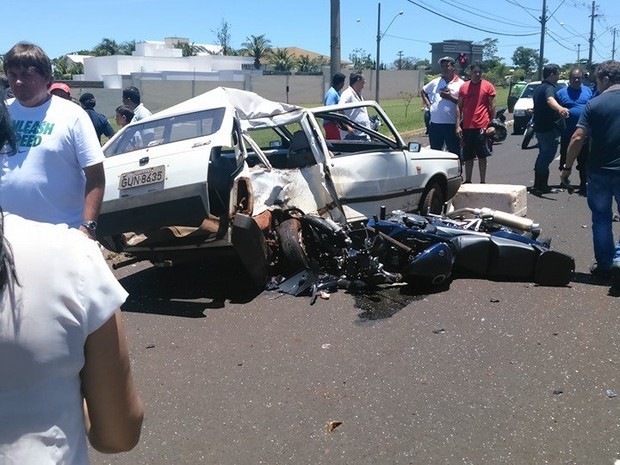 G1 Acidente Envolvendo Moto E Carro Deixa Dois Feridos Em Uberaba