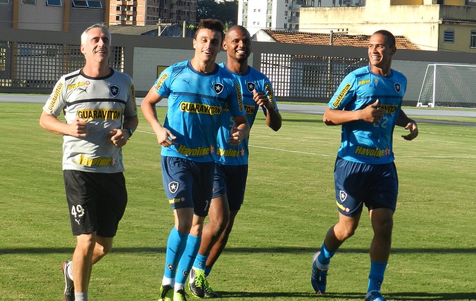 Flavio Tenius, Milton Raphael, Jefferson e Renan treino Botafogo (Foto: Raphael Bózeo)