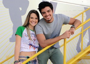 Juliana Paiva e Rodrigo Simas vivem casal polêmico na trama teen (Foto: Malhação  / TV Globo)
