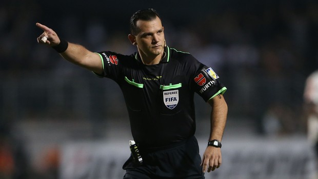 árbitro Carlos Amarilla Corinthians x Boca Juniors (Foto: Marcos Ribolli / Globoesporte.com)