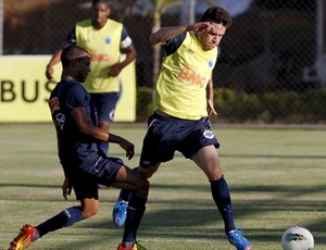 Thiago Carvalho, zagueiro do Cruzeiro (Foto: Washington Alves / Vipcomm)