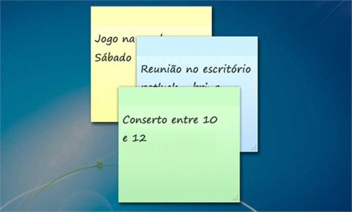 Notas autoadesivas penduradas na área de trabalho (Foto: Divulgação/Microsoft)