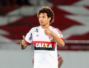 Santa Cruz x Flamengo Willian Arão (Foto: Marlon Costa / Pernambuco Press)