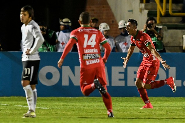 Nos acréscimos, Corinthians empata com Patriotas e mantém série invicta