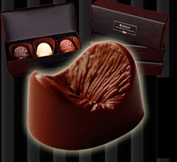 Empresa afirma que chocolate é moldado a partir de ânus de modelo  (Foto: Reprodução/Edible Anus)