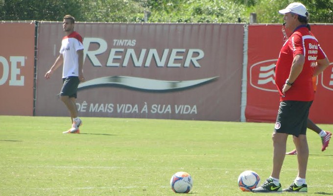 treino de bola parada Inter encerra preparação para Gre Nal 400