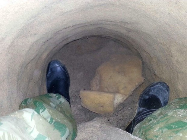 Túnel foi encontrado por agentes penitenciários na tarde deste sábado (13) (Foto: Grupo de Escolta Penal/GEP)