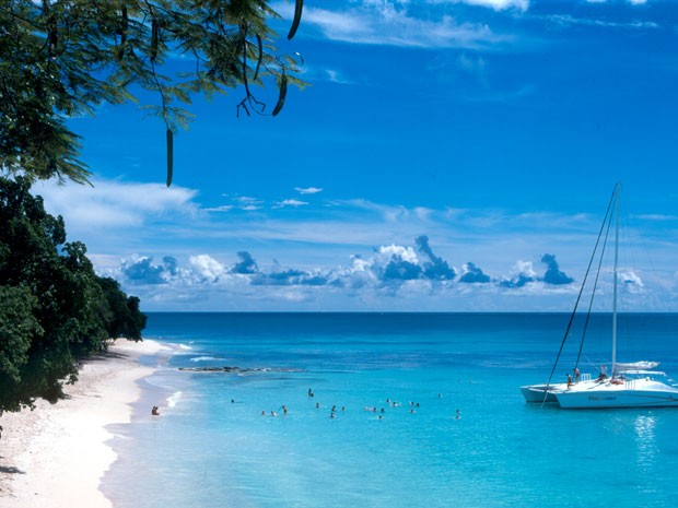 Praia de Batts Rock, em Barbados (Foto: Divulgação/BTA)
