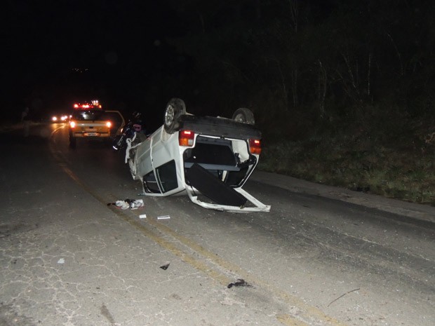 G Carro Bate Em Barranco Capota E Motorista Morre Na Serra Do Rs