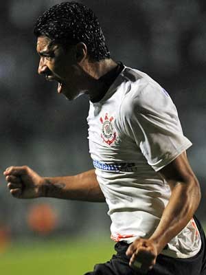Corinthians derrota o Vasco e 
está na semifinal da Libertadores (Nelson Almeida / AFP Photo)