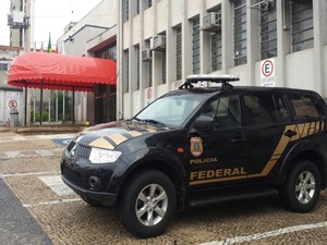 Polícia Federal chegou cedo na câmara de Rio Preto (Foto: Victor Pizeta / TVTEM) Polícia Federal chegou cedo na câmara de Rio Preto (Foto: Victor Pizeta / TVTEM)