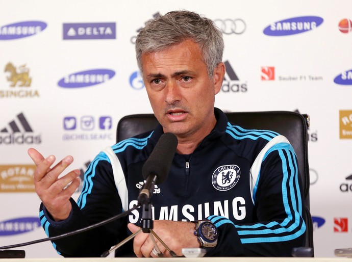 José Mourinho técnico Chelsea (Foto: Reuters)
