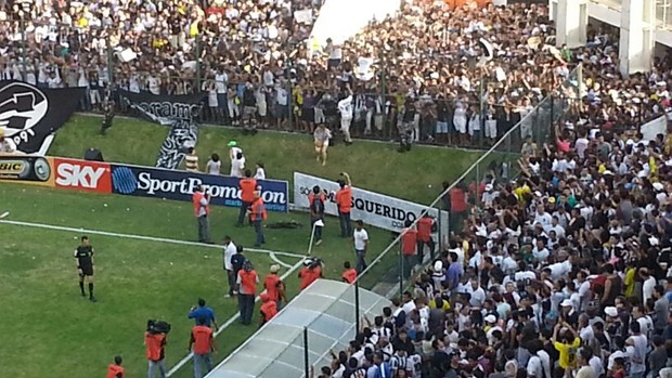 Confusão no estádio Frasqueirão antes de ABC x Palmeiras (Foto: Marcelo Hazan)