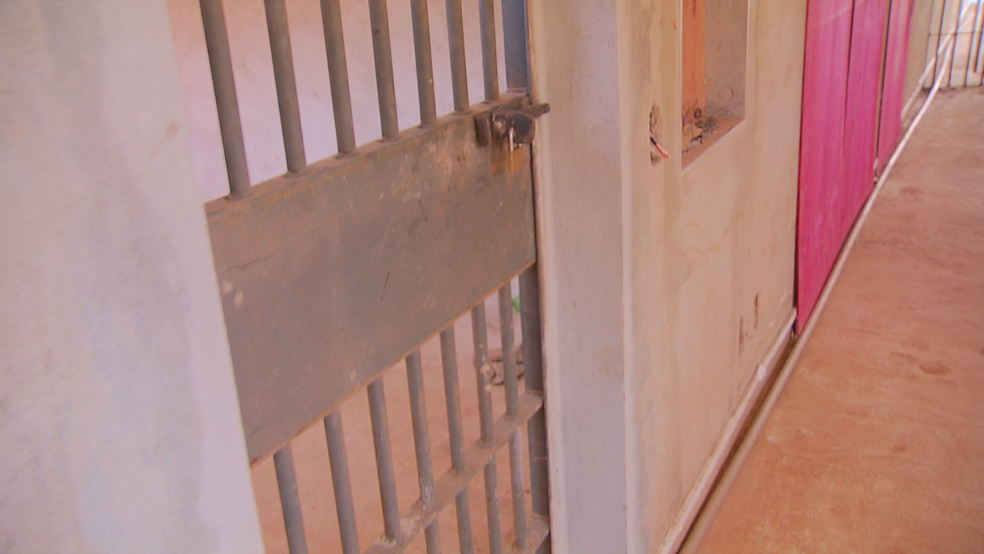 Grade em presídio federal em construção em Brasília (Foto: TV Globo/Reprodução)