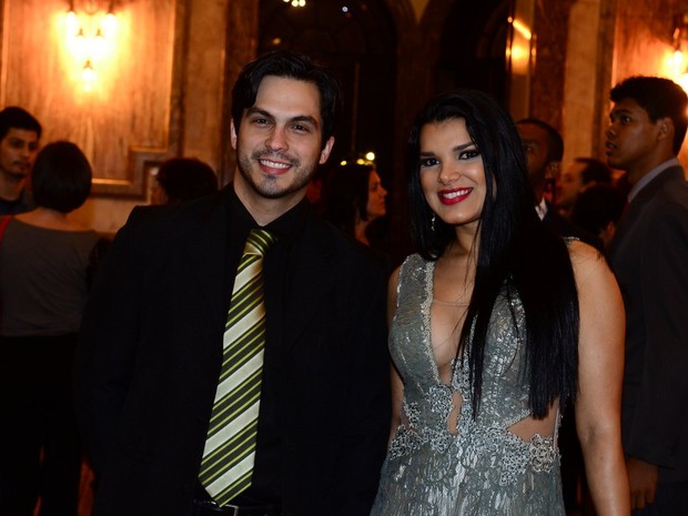 Juliane Almeida e o marido, Michell Moraes, em prêmio de cinema no Rio (Foto: Roberto Teixeira/ EGO)