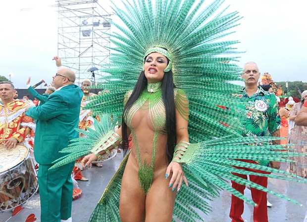 Juju Salimeni, rainha de bateria na concentração da X-9 Paulistana (Foto: Amauri Nehn/ Quem) Juju Salimeni, rainha de bateria na concentração da X-9 Paulistana (Foto: Amauri Nehn/ Quem)