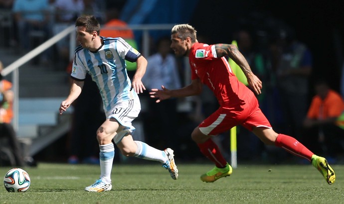 Messi Argentina x suiça (Foto: Marcos Ribolli)