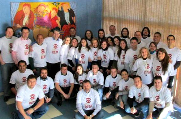 Colaboradores da RBS TV de Passo Fundo se engajaram na campanha e se tornaram Voluntários do Bem (Foto: Divulgação/RBS TV)