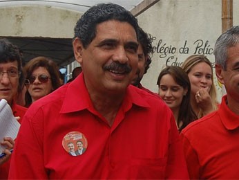 Deputado federal João Paulo é o pré-candidato ao Senado do PT-PE (Foto: Gabriela Alcântara / G1)