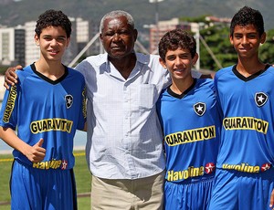 Leônidas botafogo engenhão (Foto: Fernando Soutello / Agif)