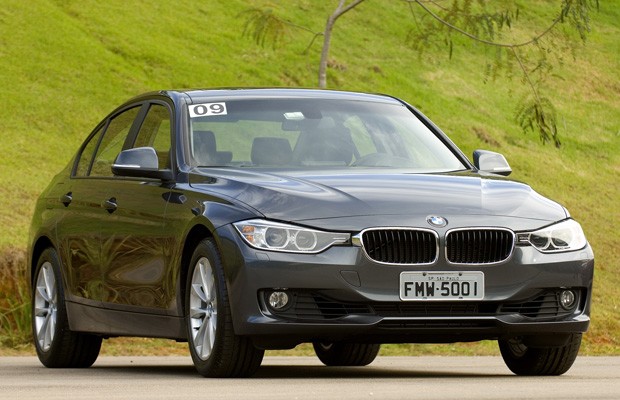 BMW 328i Luxury tem motor 2.0 turbo, de 245 cavalos (Foto: Miguel Costa Jr./Divulgação) BMW 328i Luxury tem motor 2.0 turbo, de 245 cavalos (Foto: Miguel Costa Jr./Divulgação)