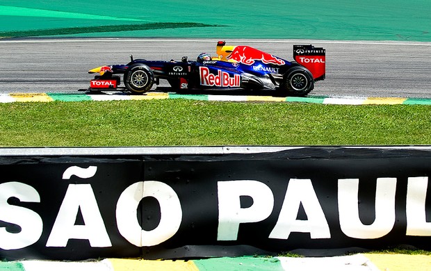 Vettel no treino do GP do Brasil (Foto: AFP)