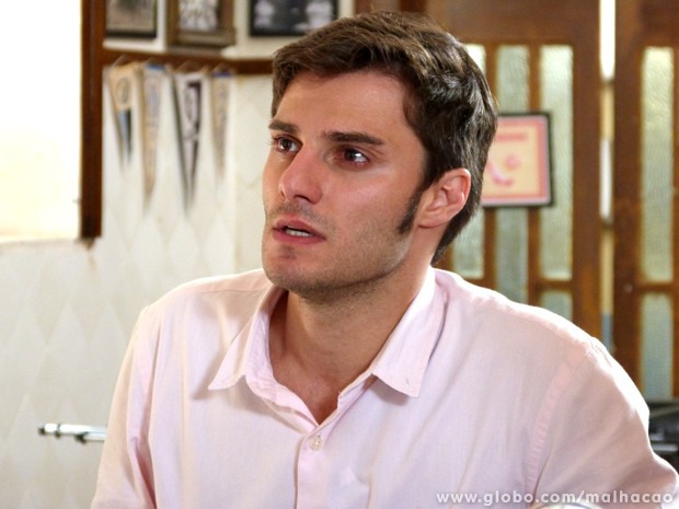 Martin apavorado diante de Cadelão