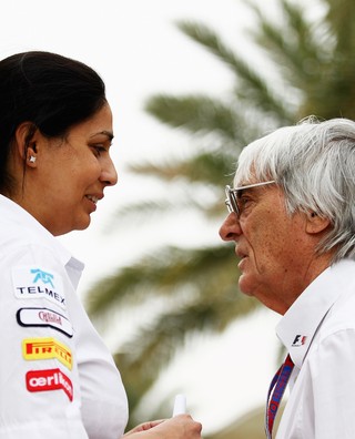 Monisha Kaltenborn e Bernie Ecclestone no GP do Bahrein de 2012 (Foto: Getty Images)