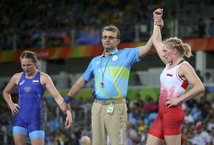 A russa Inna Trazhukova perde para a polonesa Monika Michalik luta olímpica 63kg (Foto: Reuters)