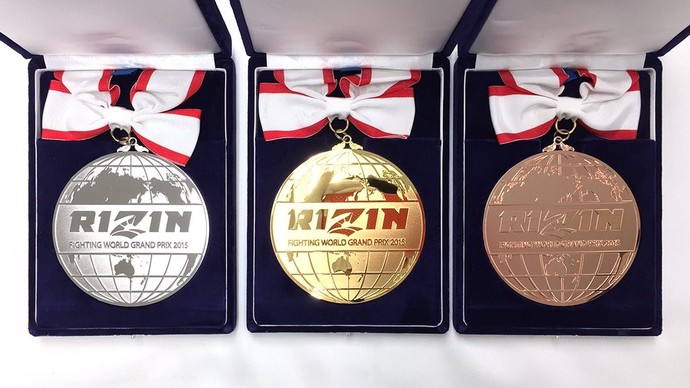 Medalhas do Rizin (Foto: reprodução/Twitter)